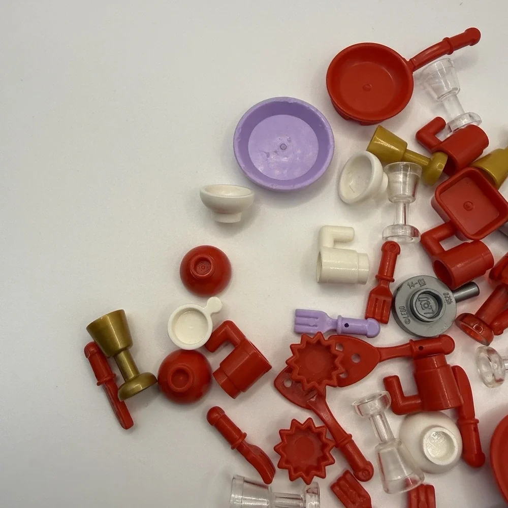 LEGO 50 Piece Kitchen Accessories Lot - Plates, Cups, Pans, Silverwear 003 - Picture 3 of 5